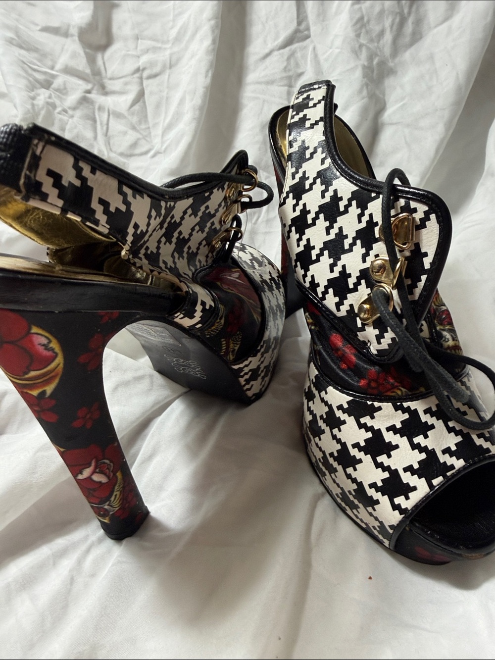 JustFab Black & White Houndstooth Platform Heels with Red Floral Detail - Picture 5 of 7